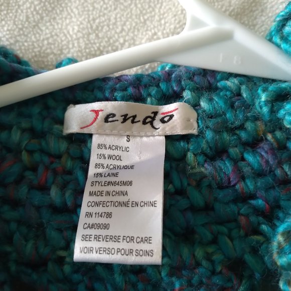 BEAUTIFUL BLUE GREEN SWEATER WITH TASSEL TIE AND HOOK CLOSURES - Picture 4 of 6